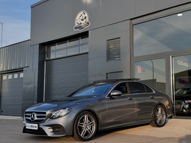 Mercedes E 220d AMG LINE 194 cv #Gris Selenita 9G-Tronic con historial de mant. completo en @mercedesbenz 👨🏽‍🔧

•Cambio Aut. 9G 
•Pintura met. 
•Cámara 
•Sensores de aparc. 
•Paq. retrovisores 
•Tap. en cuero / tela 
•Sist. de llam. de emergencia 
•Paq. navegación 
•Techo panorámico 
•Levas 
•Cuadro digital 
•Alarma 
•Faros LED 
•Paq. AMG INT / EXT 
•Llantas 19” 
•Lunas oscurecidas 
•Volante achatado 
•Calef. en los asientos 
•Enganche eléctrico

————————————————————

🖥️ Financiación a tu medida
📈Bajo consumo
✈️Berlina con acabado deportivo y amplio habitáculo

📱 685.85.30.38
📩 Contáctanos
w w w . c r i s m a m o t o r . c o m